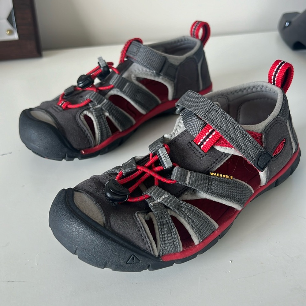 KEEN Kids Sandals Gray Color Like New Condition Size 13